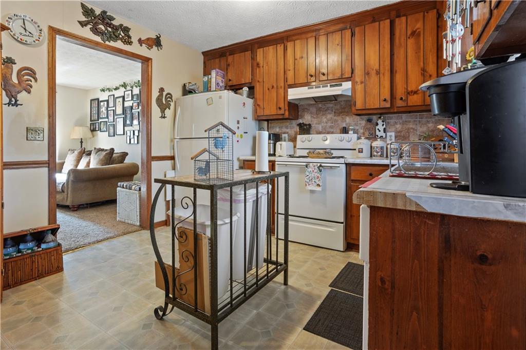 114 McWhirter Place