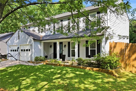 Homes For Sale - 325 Ivy Mill Court<br/> Roswell, GA 30076