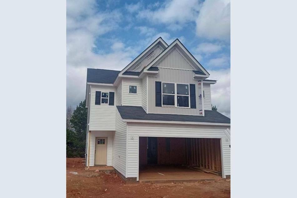 3 bedroom 2.5 bathroom house is located on a private cul de sac lot in a subdivision with no HOA. This property is located off 365/985 just North of the Hall County/Habersham County line. This property is under construction and has an estimated completion date of July 2023. (houses in pictures are not of actual home, but are pictures of the same floorplan)