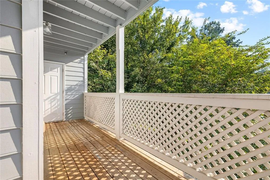 Marietta, Georgia 30067, United States, 2 Bedrooms Bedrooms, ,2 BathroomsBathrooms,Residential,Pending,181316