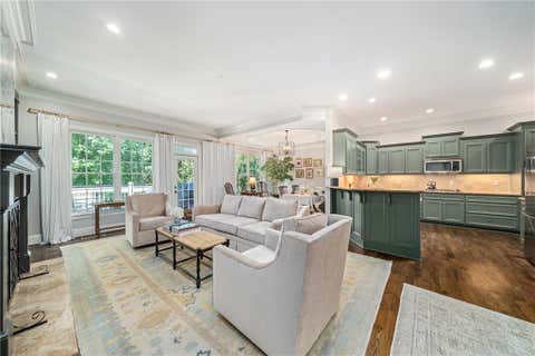 Townhouse For Sale - 5492 Glenridge Drive #544<br/> Sandy Springs, GA 30342