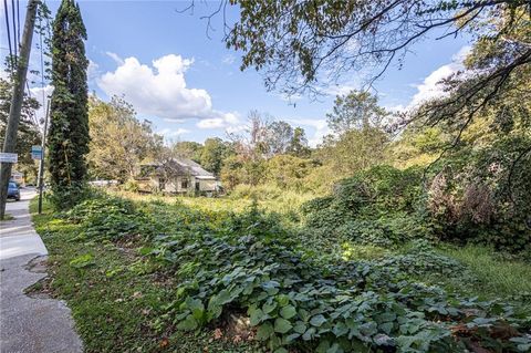 889 Hollywood Road Atlanta GA 30318