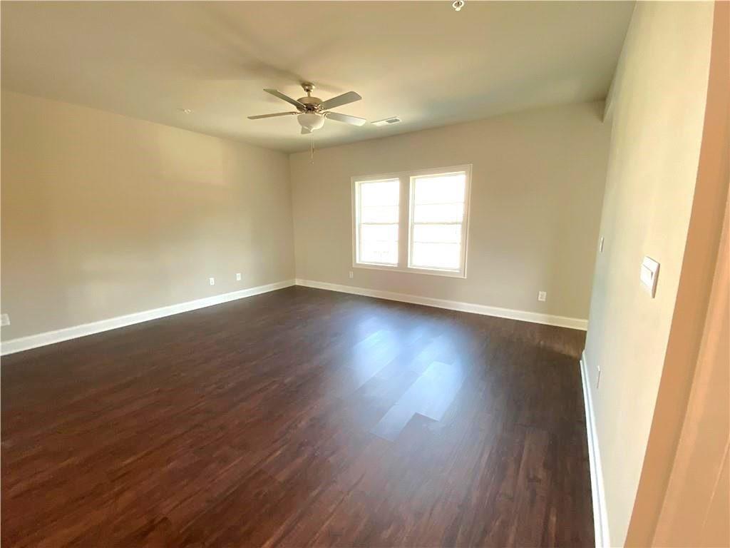 912 Sweetwater Grove