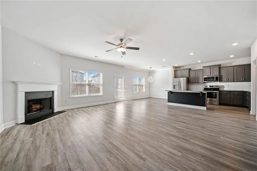 Dawsonville, Georgia 30534, United States, 5 Bedrooms Bedrooms, ,4 BathroomsBathrooms,Residential,Active,77538