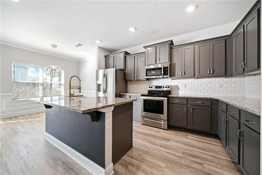 Dawsonville, Georgia 30534, United States, 5 Bedrooms Bedrooms, ,4 BathroomsBathrooms,Residential,Active,77538