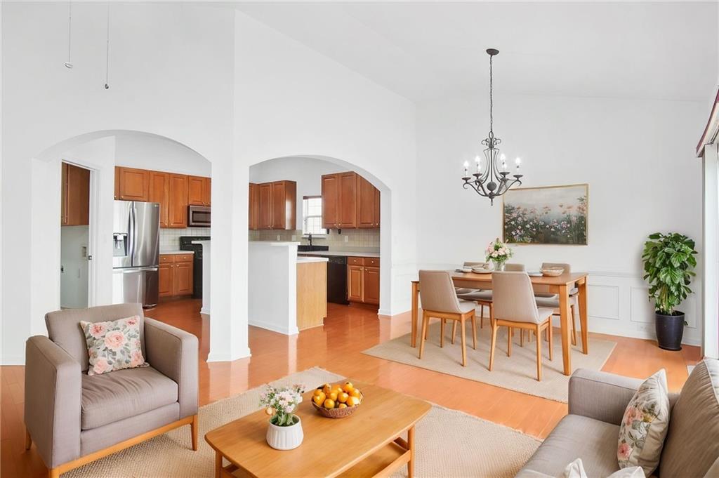 1544 Overview Circle