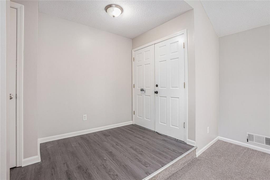 HOLLY SPRINGS - Residential