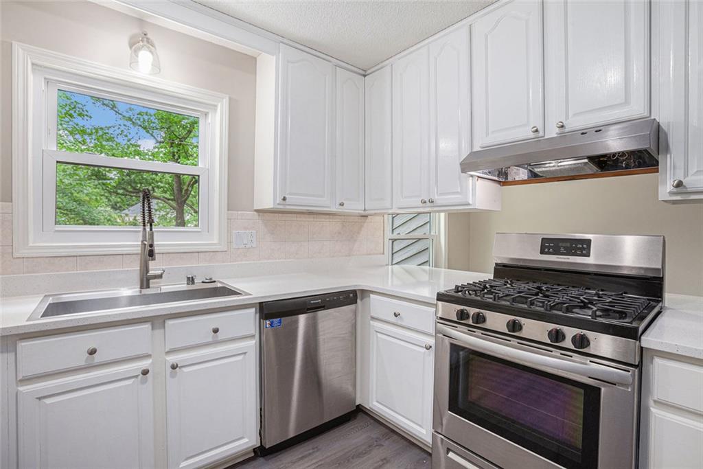 HOLLY SPRINGS - Residential
