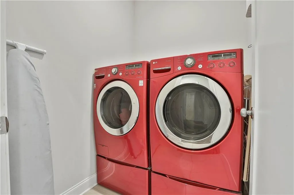 Decatur, Georgia 30033, United States, 4 Bedrooms Bedrooms, ,4 BathroomsBathrooms,Residential,Coming Soon,251354