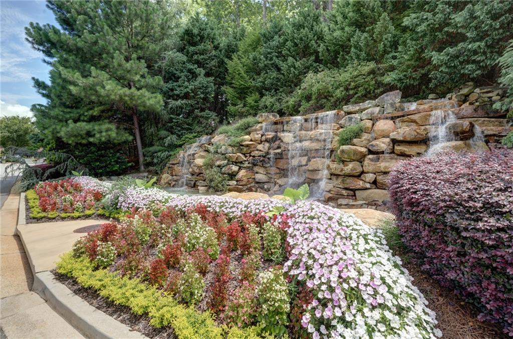 GRAND ESTATES OF THE SOUTH - Land