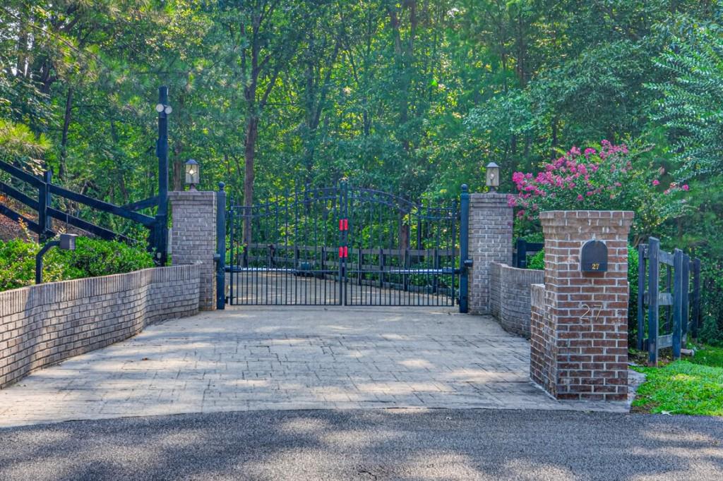 27 Hawks Farm Road
