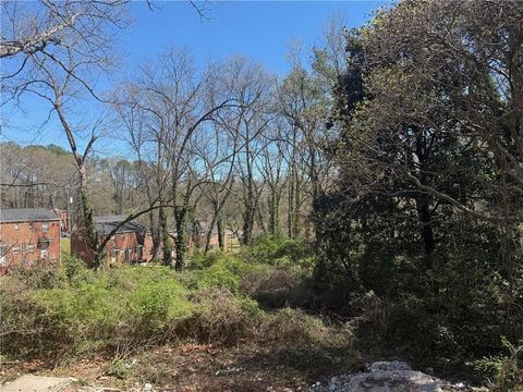 165 W Lake Avenue NW Atlanta GA 30314