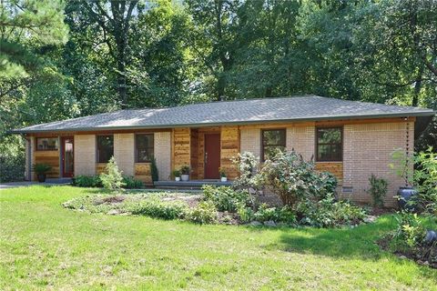 Homes For Rent - 1995 Commodore Lane<br/> Atlanta, GA 30341