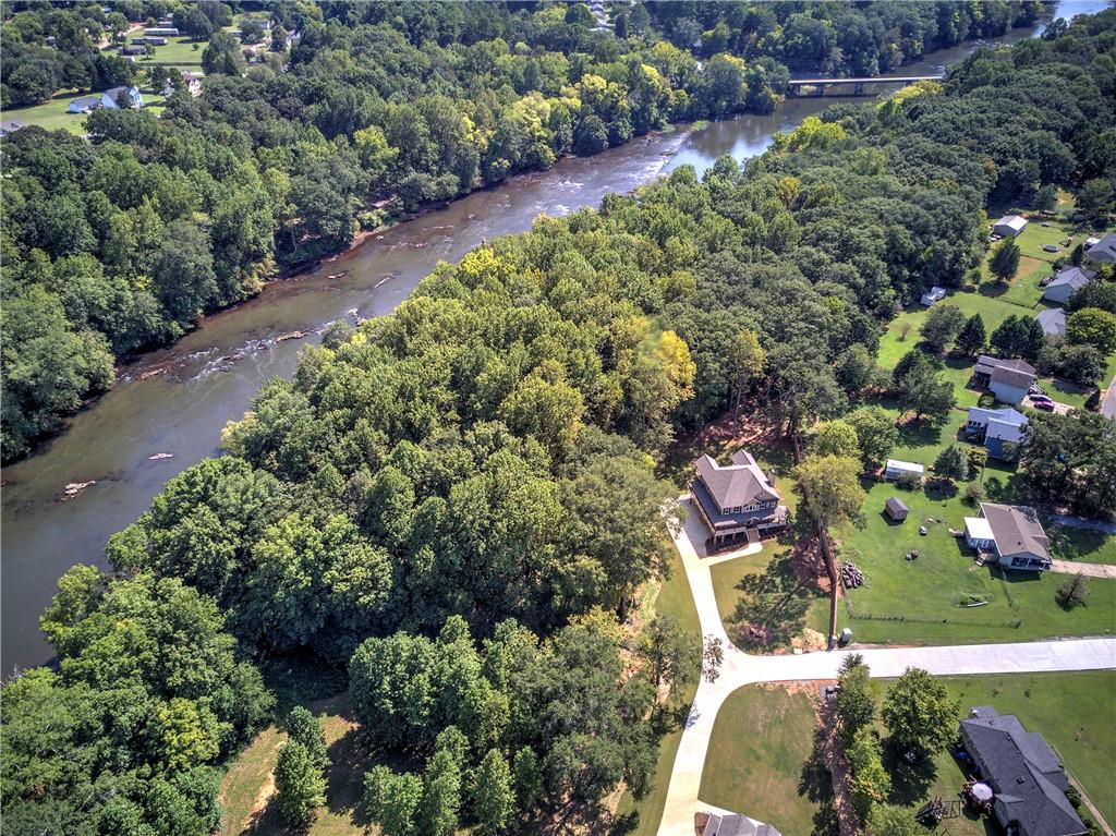 10 Dove Pointe