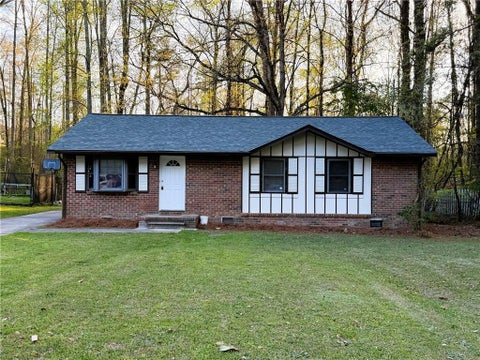 Homes For Sale - 1345 Labelle Street<br/> Jonesboro, GA 30238