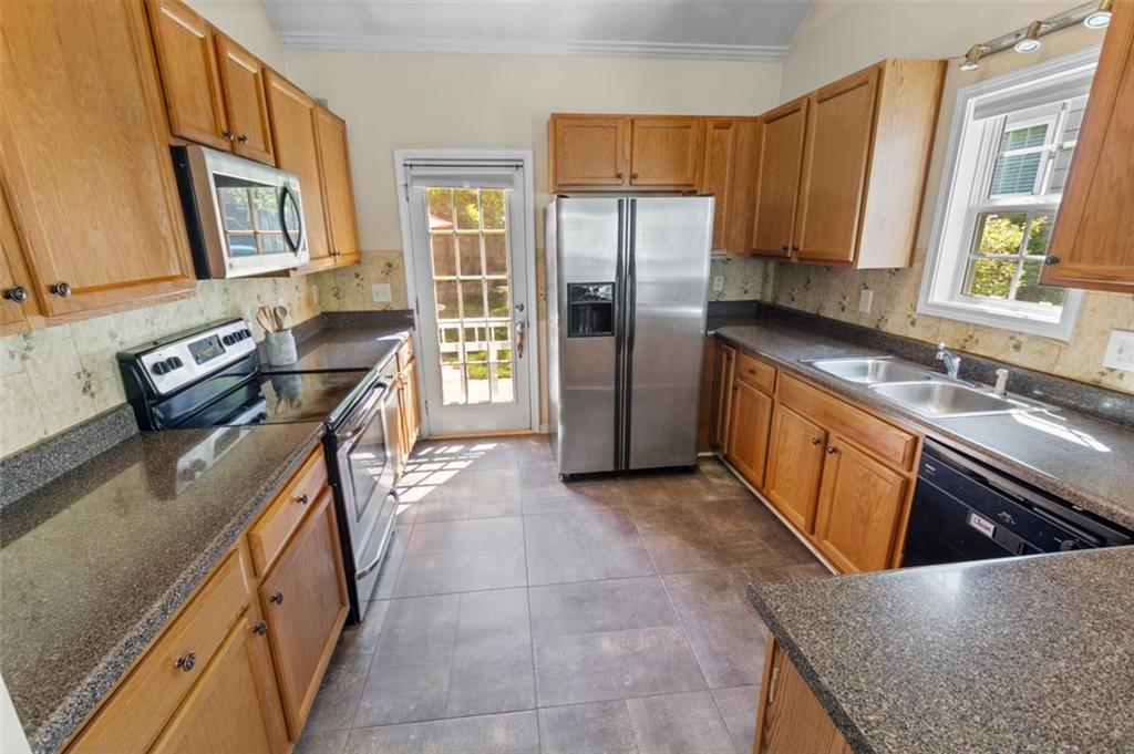207 Cole Court, Canton, Georgia image 11