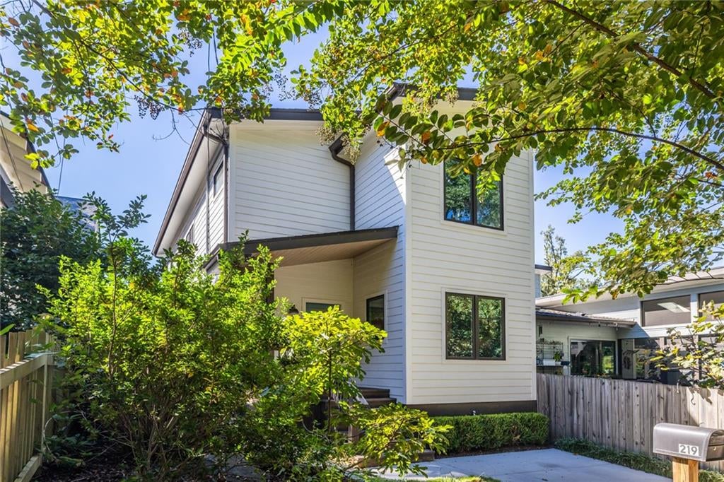 219 Gibson Street SE