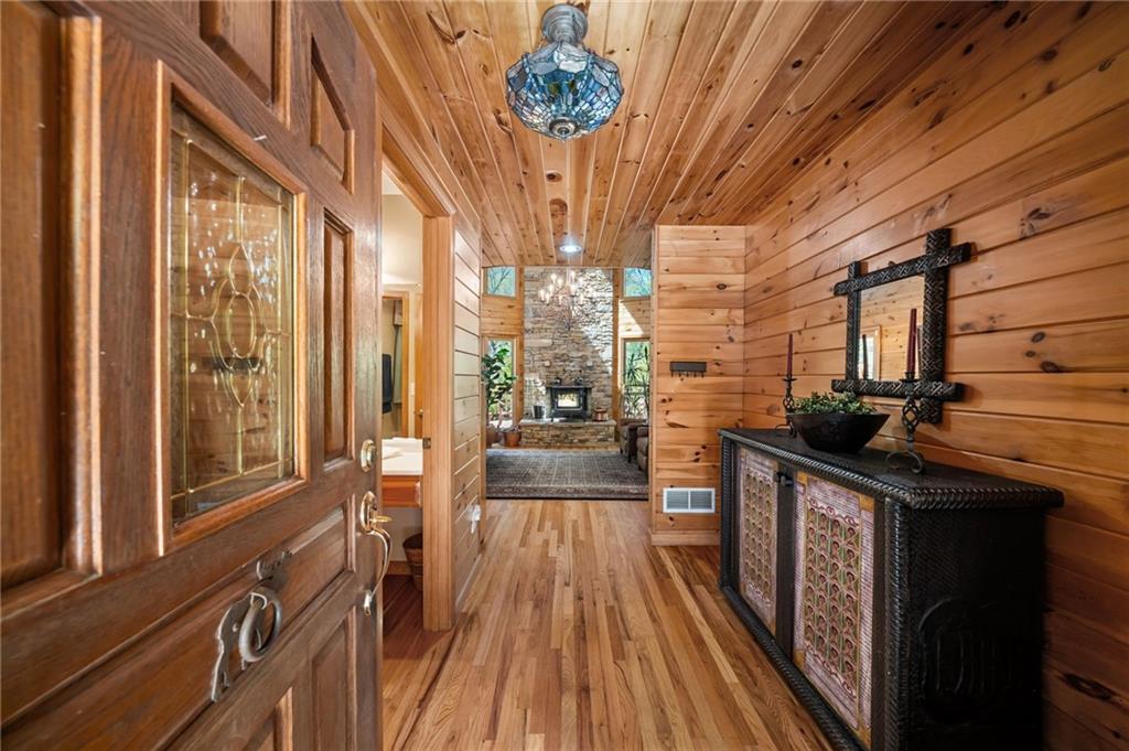 15 Huntcliff Ridge