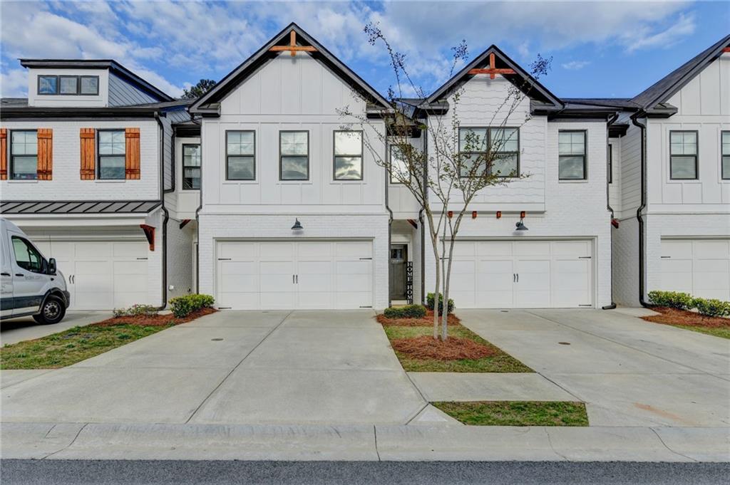 207 N Auburn Landing Place