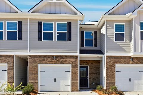 Townhouse For Sale - 8381 Columbia Court<br/> Palmetto, GA 30268