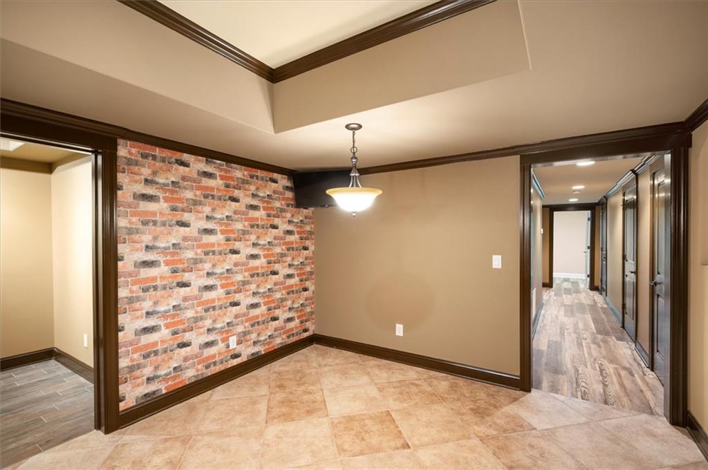 Brookview Manor - Residential