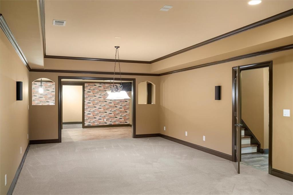 Brookview Manor - Residential