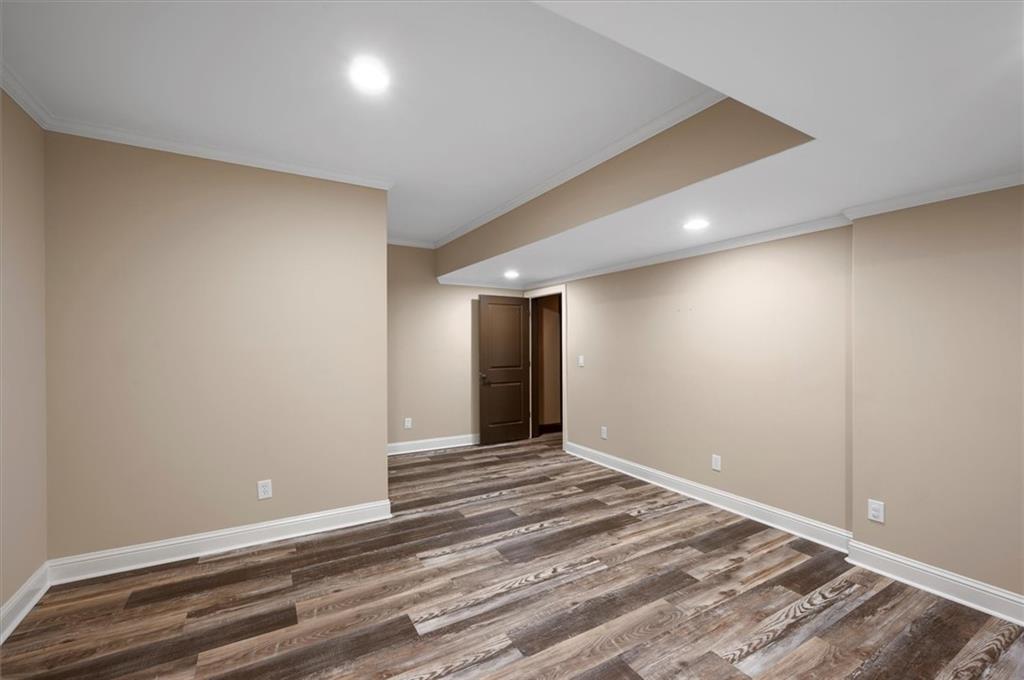 Brookview Manor - Residential