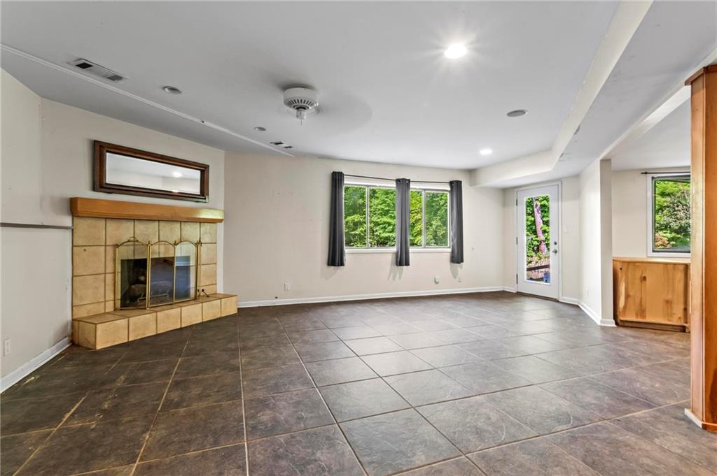 3863 Dundee Drive, Roswell, Georgia image 28