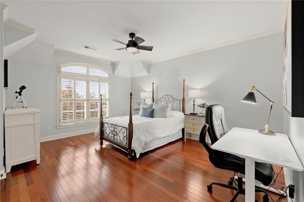 Lynden Manor - Residential