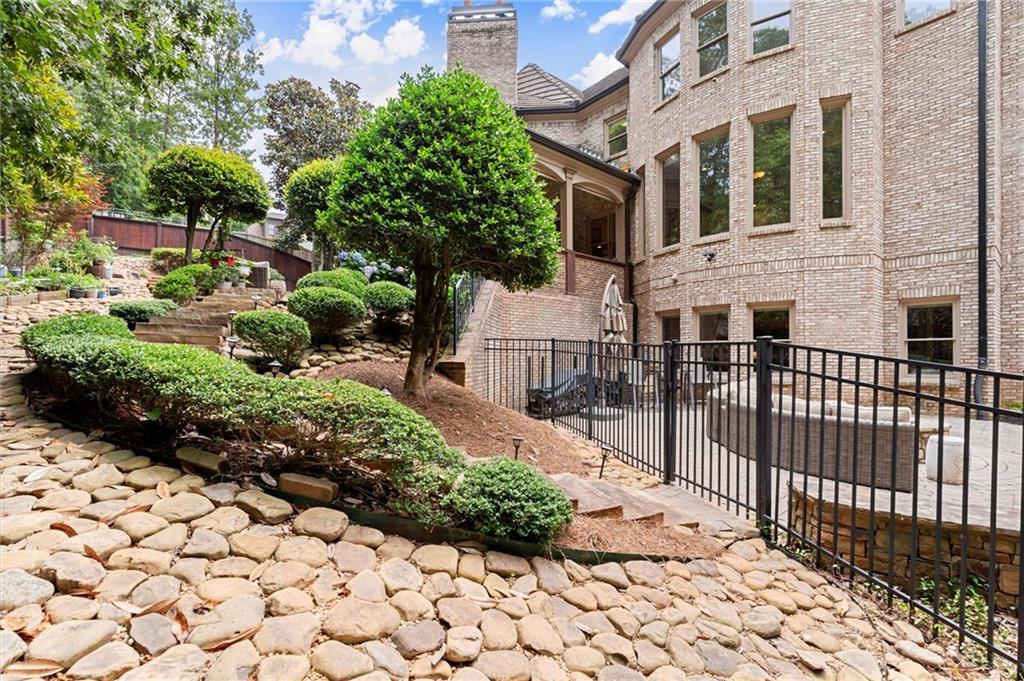 Lynden Manor - Residential