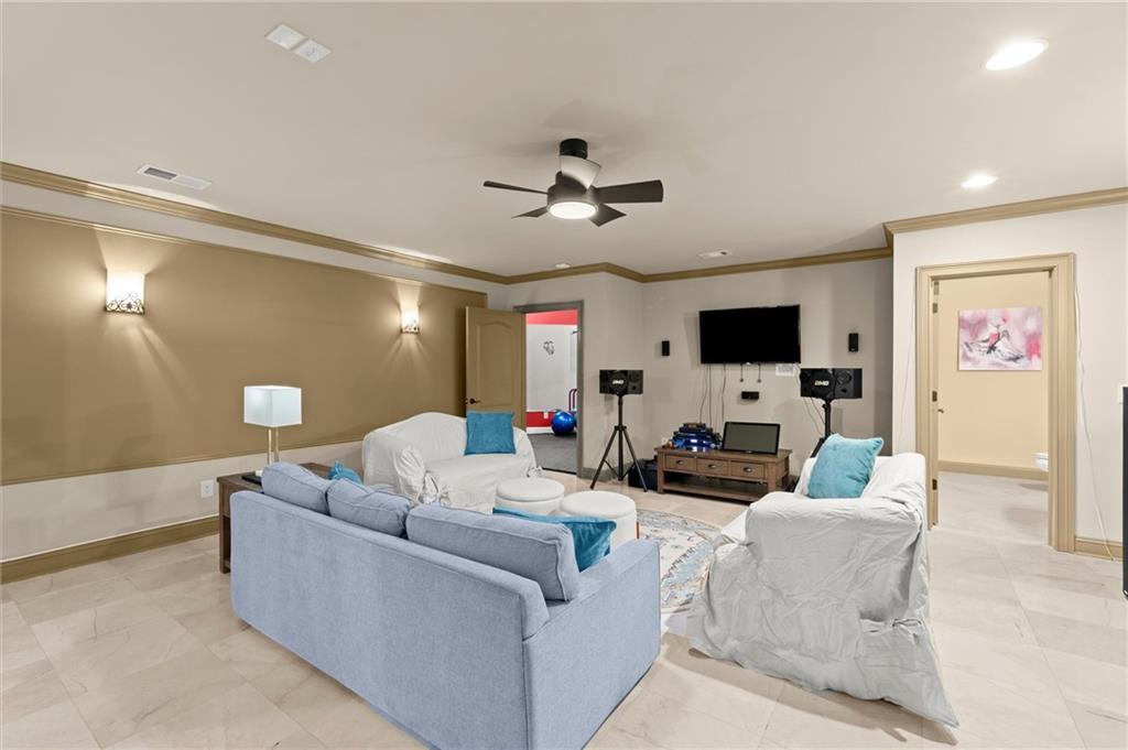 Lynden Manor - Residential