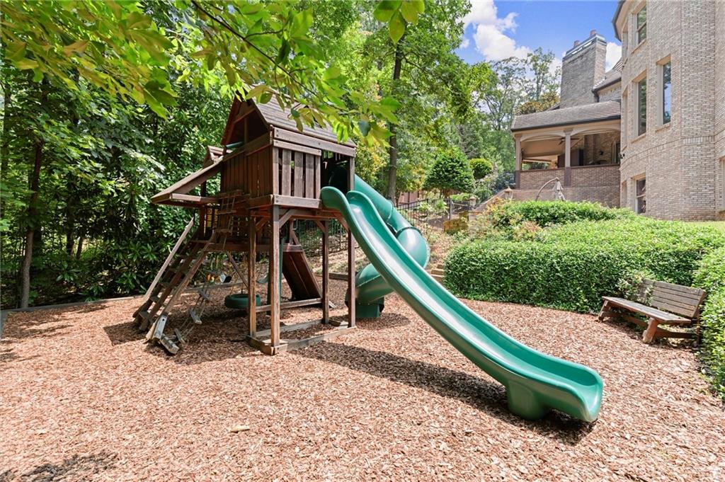 Lynden Manor - Residential