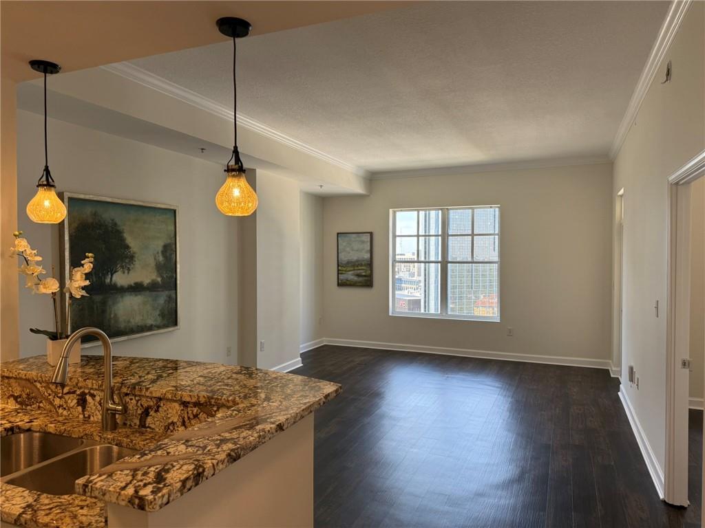 1101 Juniper Street NE 1506
