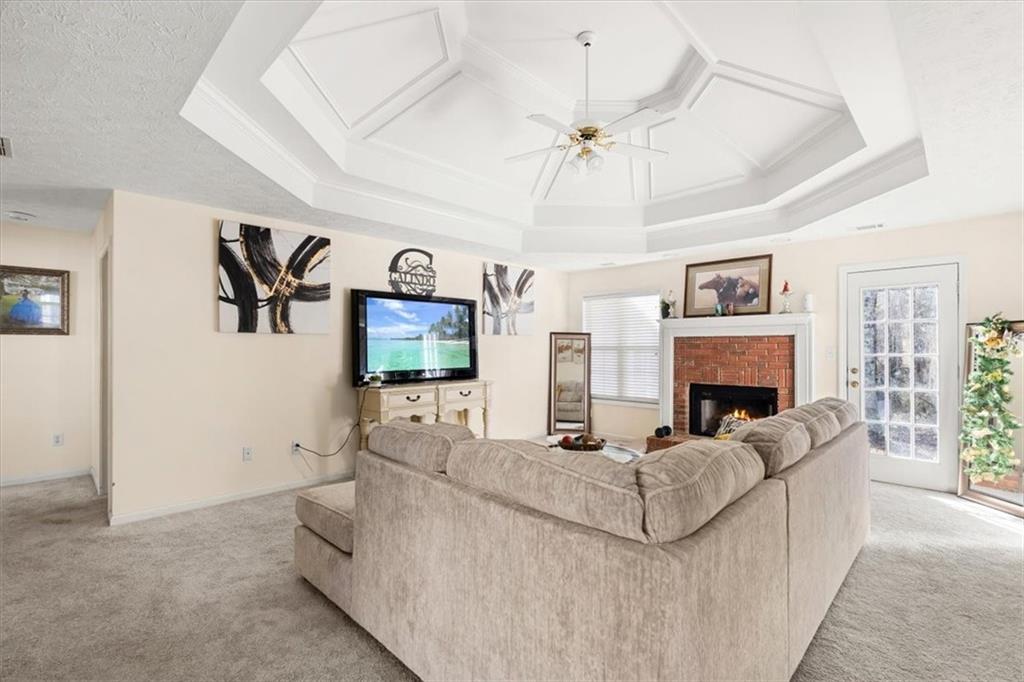 1584 Snow Hill Drive