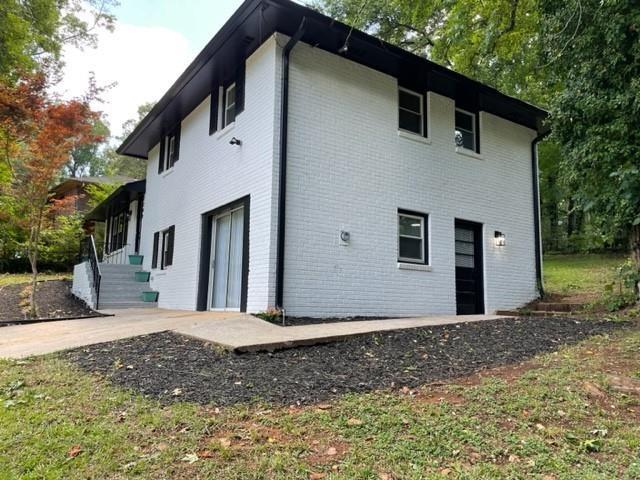 Welcome to this beautiful home to rent located in Decatur! It is 1,575 square feet with 3 bedrooms and 2 full bathrooms. Don't miss out on this opportunity, and schedule a tour today!