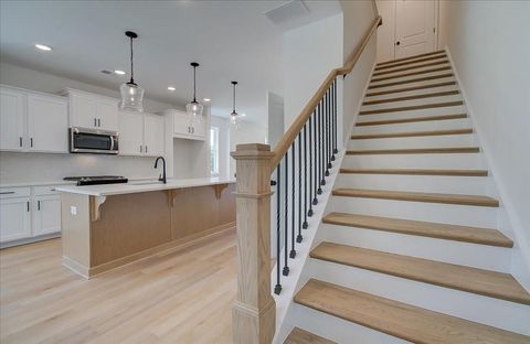 Townhouse For Sale - 1935 Deco Drive<br/> Kennesaw, GA 30144