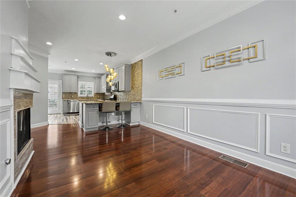 1004 Glen Ivy
