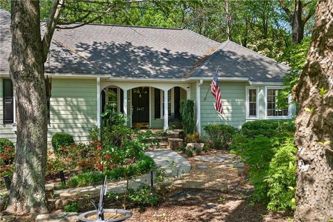 Photo of 2417 Stockton Drive, Marietta, GA 30066 (MLS # 7743723)
