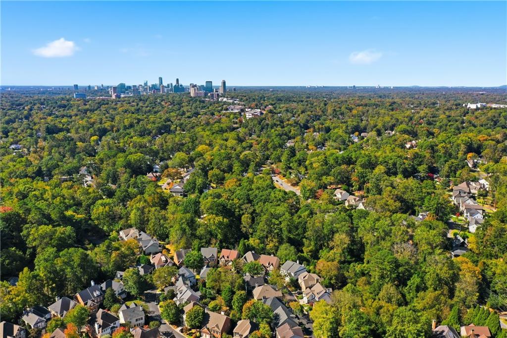 2512 Brookline Circle NE