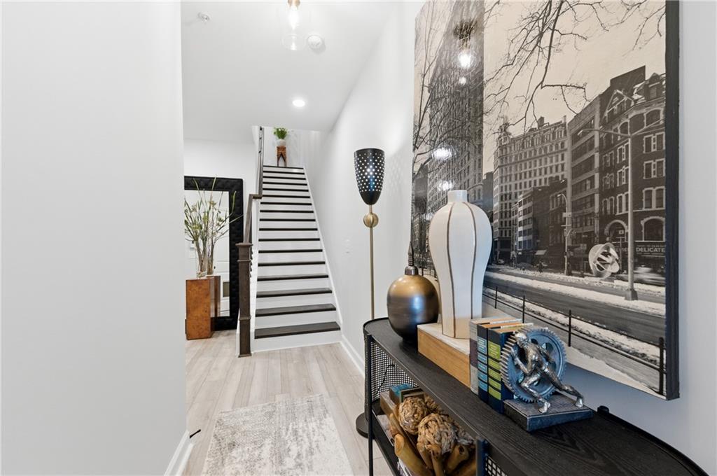 318 Niles Court 1