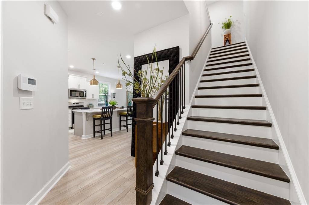 318 Niles Court 1
