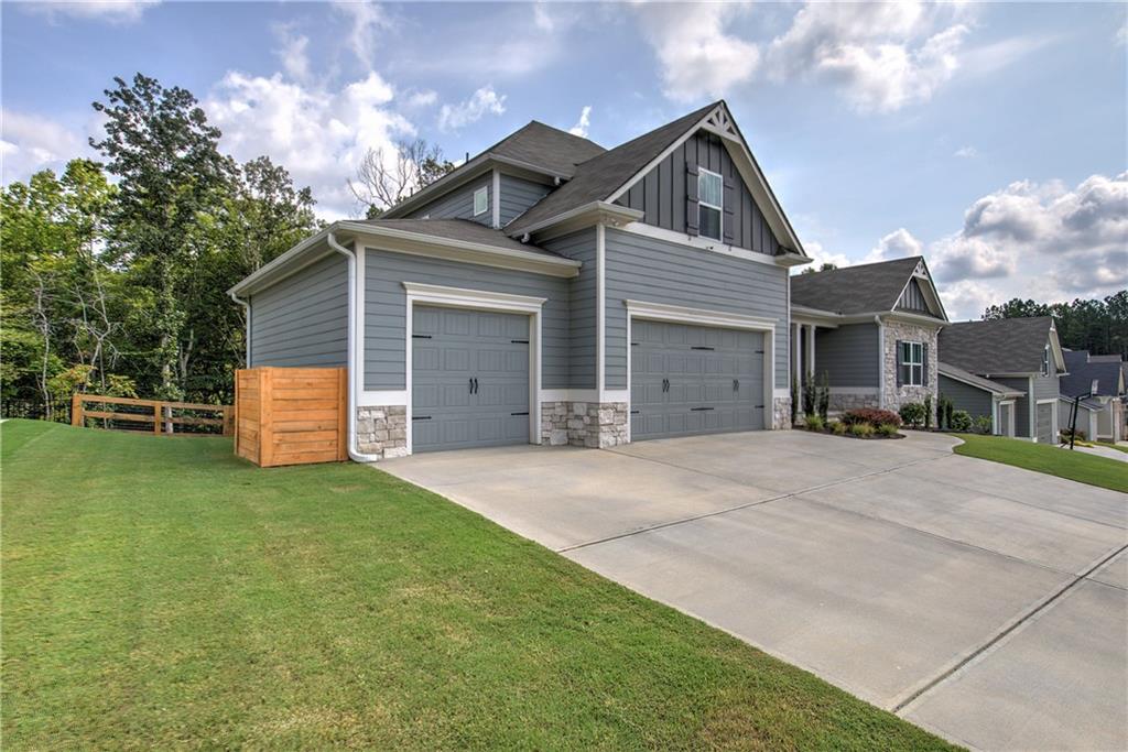 10 Sparkleberry Lane W
