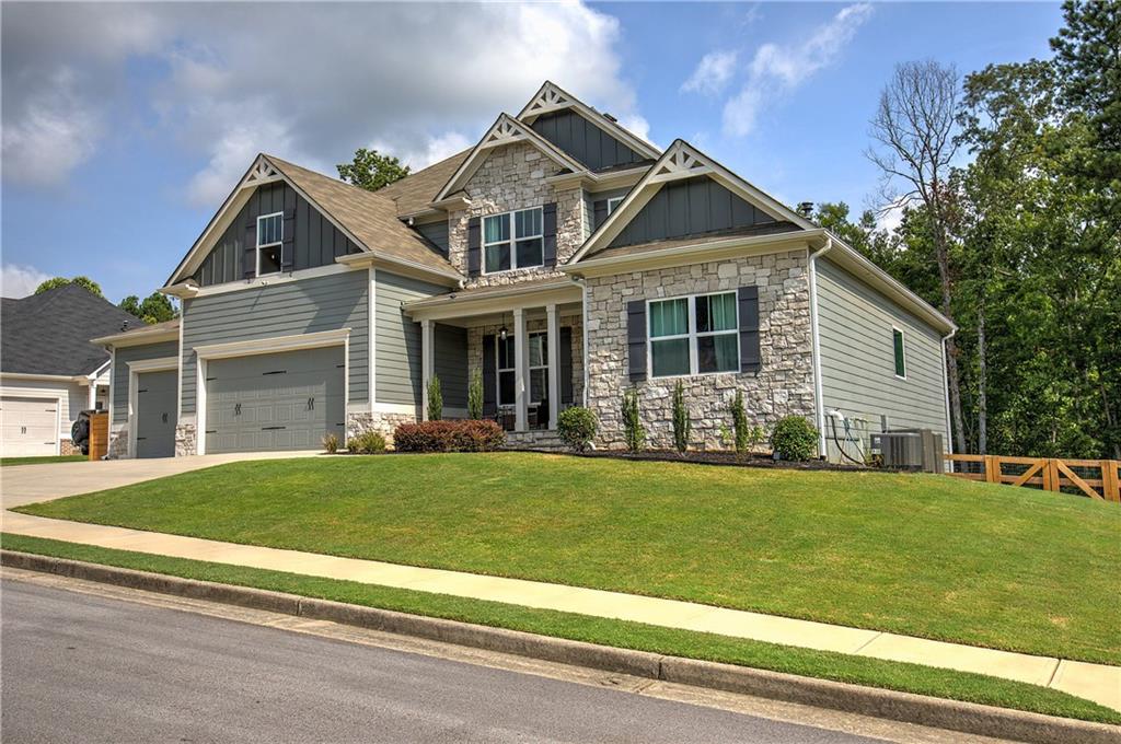 10 Sparkleberry Lane W