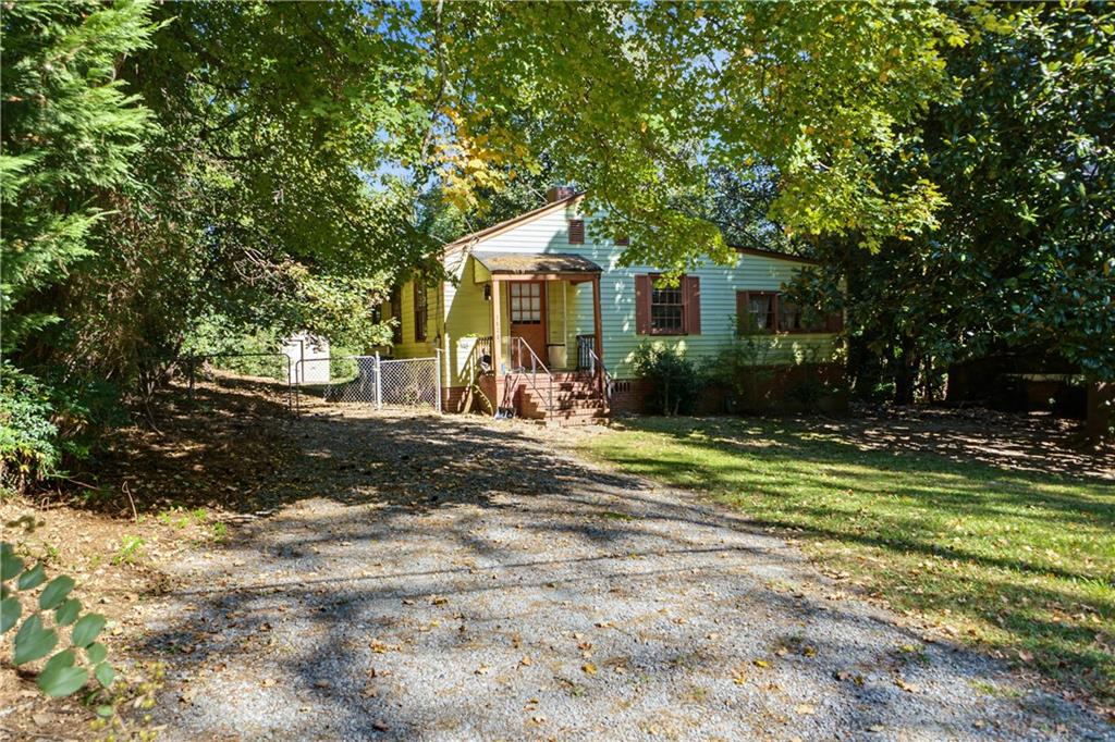 1826 Hickory Road