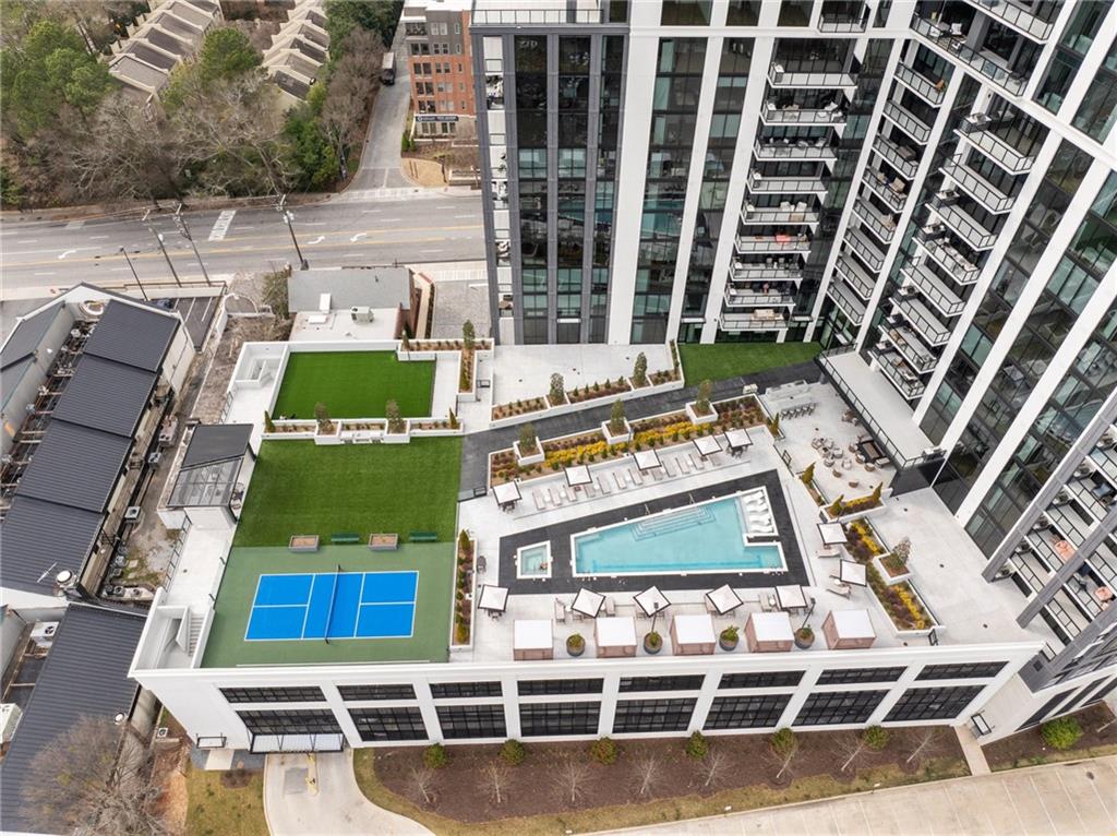 2425 Peachtree Road NE 1604