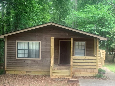 Homes For Sale - 4429 Amy Road<br/> Snellville, GA 30039