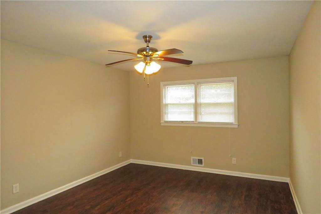 2630 Colonial Drive, College Park, Georgia image 16