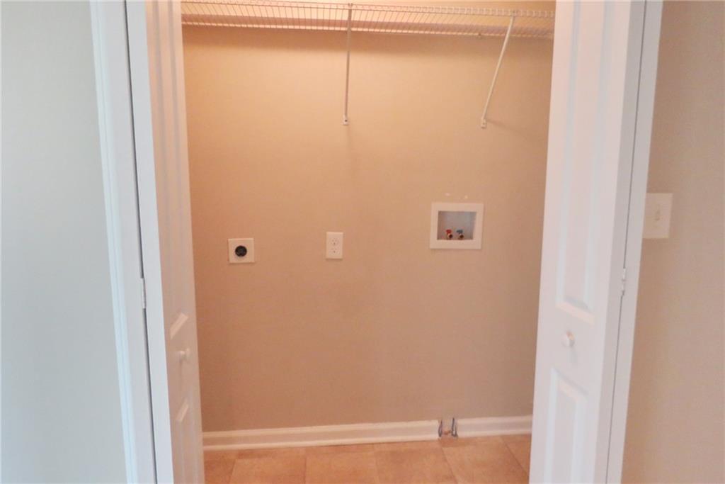 2630 Colonial Drive, College Park, Georgia image 11