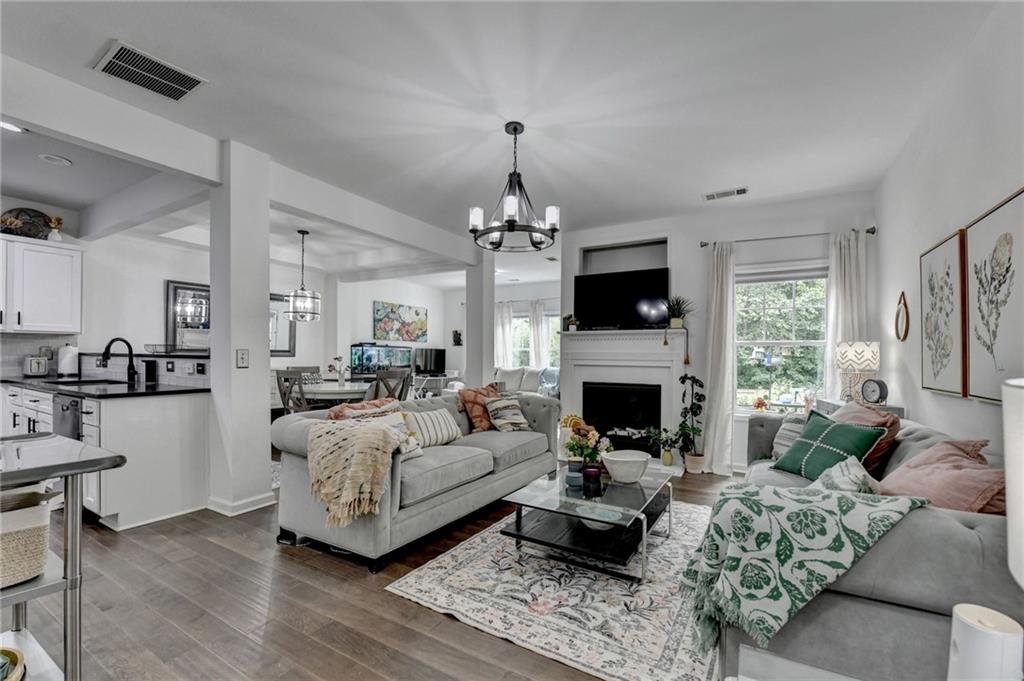 2881 CROSS CREEK Drive