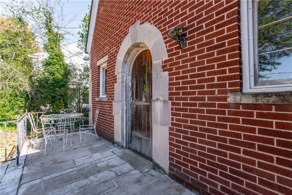 1225 Clifton Road